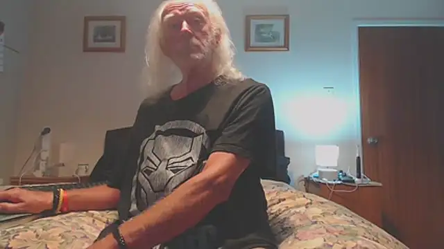 Snapshot of WaverlyKernow chatting on 06/28/26, 08:37 WaverlyKernow online show from 06/28/26, 08:37