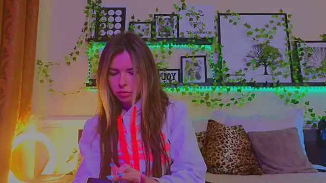 Real Tini online show from 01/18/25, 12:57