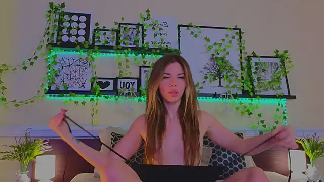 Real Tini online show from 03/06/25, 01:03