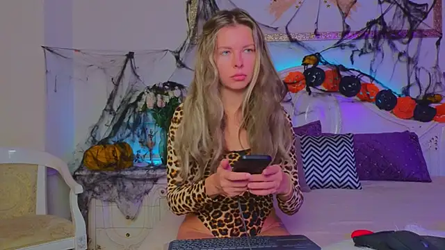 Real Tini online show from 10/20/25, 11:43