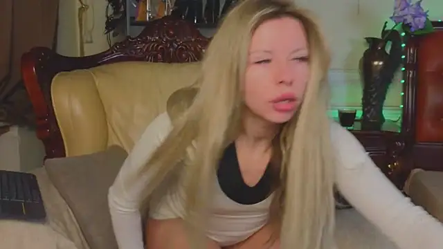 Real Tini online show from 04/03/26, 06:11