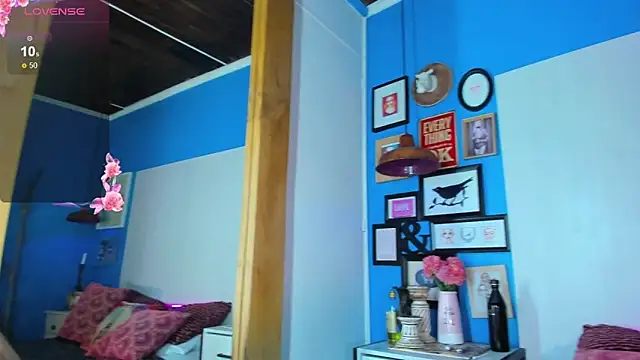 Snapshot of ElianFoxter chatting on 12/27/24, 10:16 ElianFoxter online show from 12/27/24, 10:16