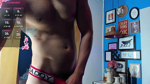 Snapshot of ElianFoxter chatting on 02/14/25, 12:19 ElianFoxter online show from 02/14/25, 12:19