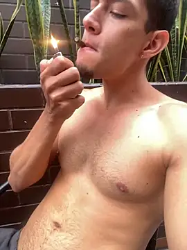 Snapshot of ElianFoxter chatting on 10/15/25, 09:37 ElianFoxter online show from 10/15/25, 09:37