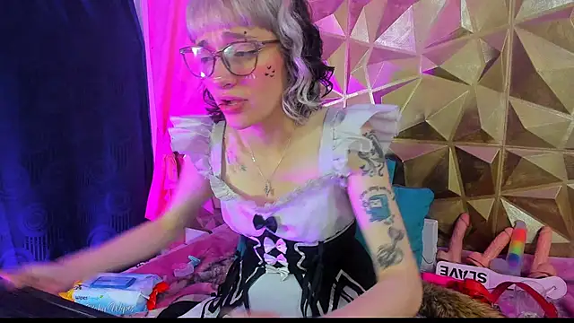 Snapshot of neeko_princes chatting on 01/10/25, 03:27 neeko princes online show from 01/10/25, 03:27