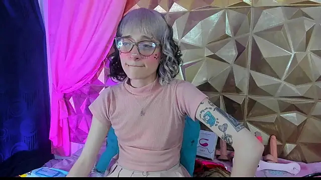 Snapshot of neeko_princes chatting on 01/18/25, 03:16 neeko princes online show from 01/18/25, 03:16