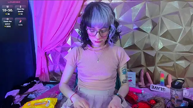 Snapshot of neeko_princes chatting on 03/07/25, 12:34 neeko princes online show from 03/07/25, 12:34