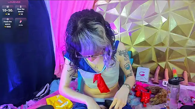 Snapshot of neeko_princes chatting on 03/13/25, 12:13 neeko princes online show from 03/13/25, 12:13