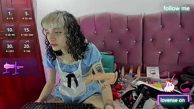 Snapshot of neeko_princes chatting on 10/24/25, 12:45 neeko princes online show from 10/24/25, 12:45
