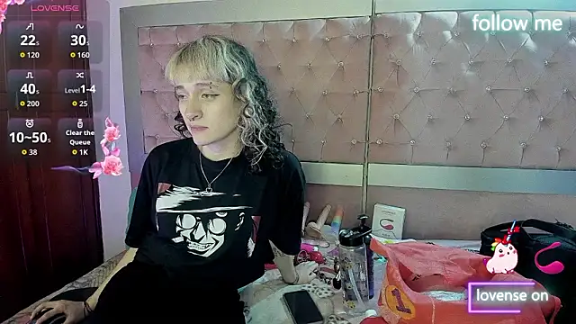 Snapshot of neeko_princes chatting on 03/05/26, 12:23 neeko princes online show from 03/05/26, 12:23