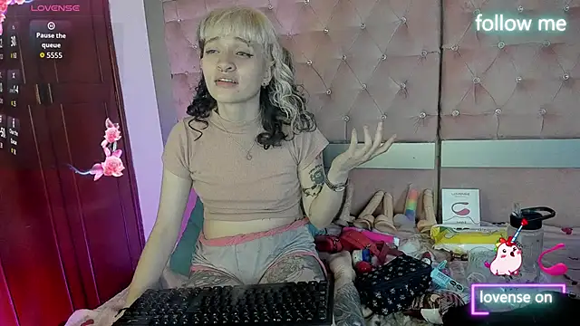 Snapshot of neeko_princes chatting on 04/20/26, 12:30 neeko princes online show from 04/20/26, 12:30