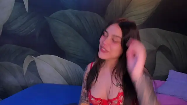 Snapshot of sweett_dirty chatting on 02/19/25, 03:27 sweett dirty online show from 02/19/25, 03:27