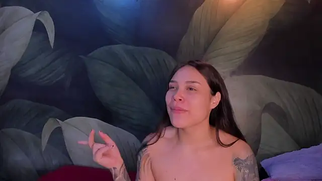 Snapshot of sweett_dirty chatting on 03/04/25, 12:22 sweett dirty online show from 03/04/25, 12:22
