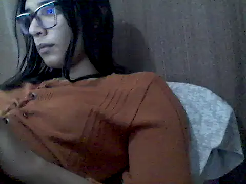 Snapshot of mariy_ chatting on 06/24/26, 10:42 mariy online show from 06/24/26, 10:42