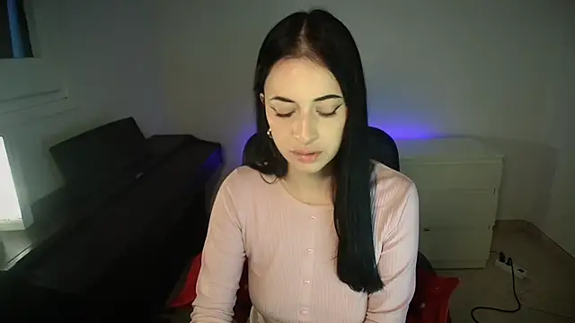 Windy butterfly online show from 12/14/25, 03:28