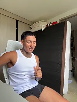 Snapshot of sendfer chatting on 03/19/26, 07:18 sendfer online show from 03/19/26, 07:18