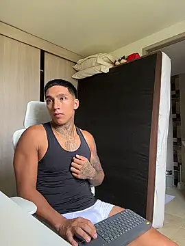 Snapshot of sendfer chatting on 03/23/26, 07:07 sendfer online show from 03/23/26, 07:07