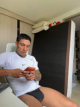 Snapshot of sendfer chatting on 03/24/26, 07:08 sendfer online show from 03/24/26, 07:08