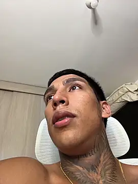 Snapshot of sendfer chatting on 04/05/26, 01:36 sendfer online show from 04/05/26, 01:36