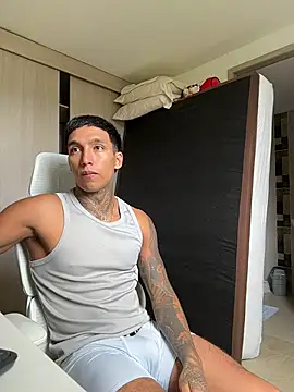 Snapshot of sendfer chatting on 04/17/26, 07:17 sendfer online show from 04/17/26, 07:17