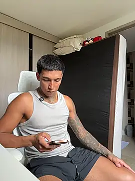 Snapshot of sendfer chatting on 04/18/26, 07:18 sendfer online show from 04/18/26, 07:18