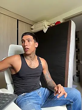 Snapshot of sendfer chatting on 04/23/26, 07:38 sendfer online show from 04/23/26, 07:38