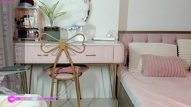 Snapshot of _Joliie_ chatting on 01/31/25, 01:45  Joliie  online show from 01/31/25, 01:45