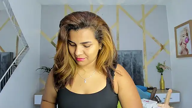 Snapshot of angelina_castroo chatting on 12/14/24, 03:29 angelina castroo online show from 12/14/24, 03:29