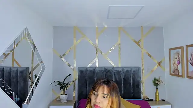 Snapshot of angelina_castroo chatting on 12/17/24, 03:17 angelina castroo online show from 12/17/24, 03:17