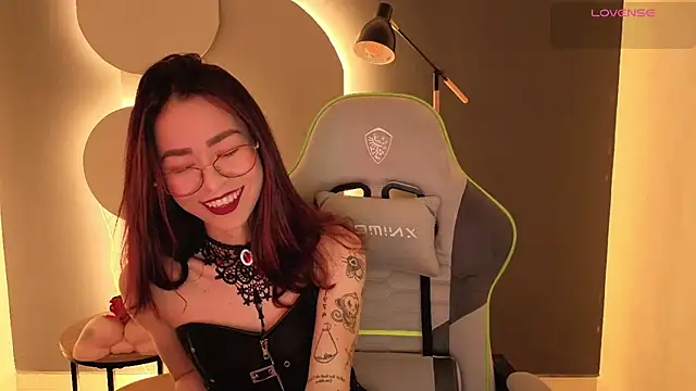 Snapshot of rosse_98_ chatting on 02/06/26, 01:14 rosse 98 online show from 02/06/26, 01:14