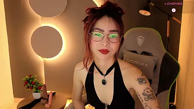 Snapshot of rosse_98_ chatting on 03/11/26, 01:17 rosse 98 online show from 03/11/26, 01:17