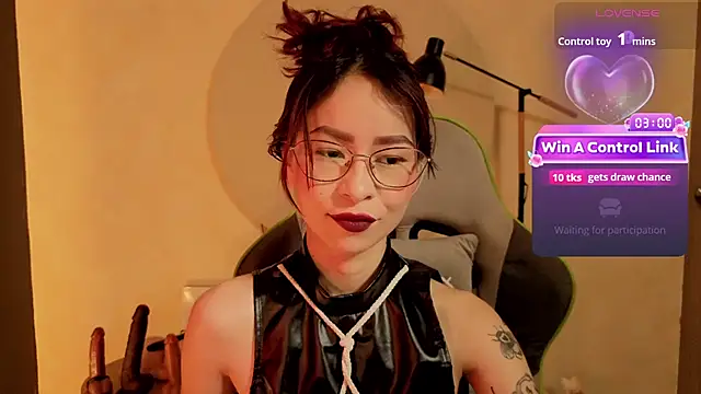 Snapshot of rosse_98_ chatting on 03/29/26, 01:44 rosse 98 online show from 03/29/26, 01:44