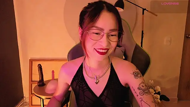 Snapshot of rosse_98_ chatting on 04/13/26, 12:43 rosse 98 online show from 04/13/26, 12:43