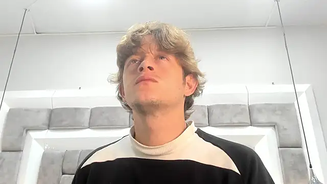 Snapshot of AnthonyAlso chatting on 10/06/25, 08:06 AnthonyAlso online show from 10/06/25, 08:06