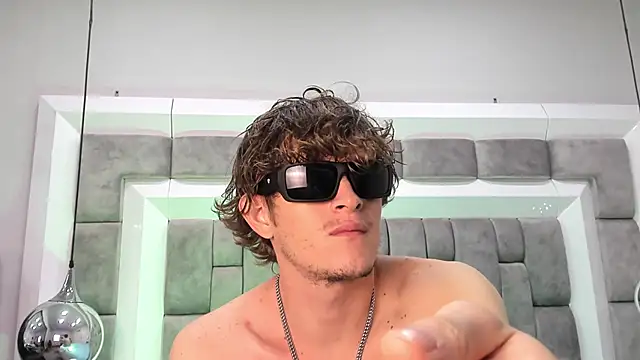 Snapshot of AnthonyAlso chatting on 10/18/25, 08:31 AnthonyAlso online show from 10/18/25, 08:31