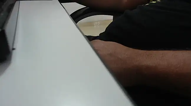 Snapshot of johndiaz23 chatting on 03/04/25, 01:17 johndiaz23 online show from 03/04/25, 01:17