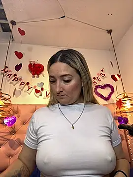 Snapshot of antonella87 chatting on 02/18/26, 08:27 antonella87 online show from 02/18/26, 08:27
