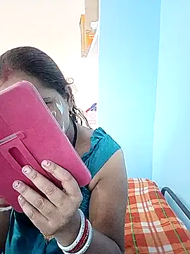 reemacouple007 online show from 10/25/25, 07:27