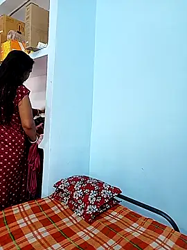 reemacouple007 online show from 10/29/25, 07:21