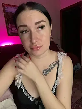 Roxana Bell online show from 03/12/25, 04:46