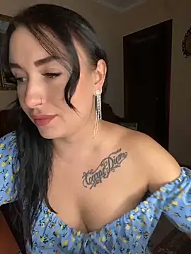 Roxana Bell online show from 09/09/25, 07:02