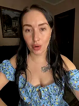 Roxana Bell online show from 11/15/25, 06:59