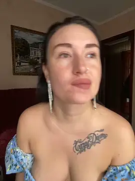 Snapshot of Roxana_Bell chatting on 03/06/26, 09:06 Roxana Bell online show from 03/06/26, 09:06