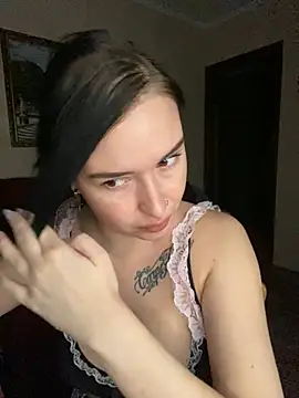 Snapshot of Roxana_Bell chatting on 04/08/26, 05:13 Roxana Bell online show from 04/08/26, 05:13