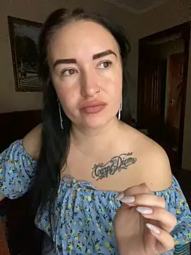 Snapshot of Roxana_Bell chatting on 04/11/26, 07:56 Roxana Bell online show from 04/11/26, 07:56