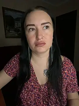 Snapshot of Roxana_Bell chatting on 04/13/26, 06:13 Roxana Bell online show from 04/13/26, 06:13