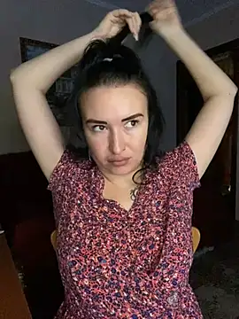 Snapshot of Roxana_Bell chatting on 04/19/26, 12:15 Roxana Bell online show from 04/19/26, 12:15