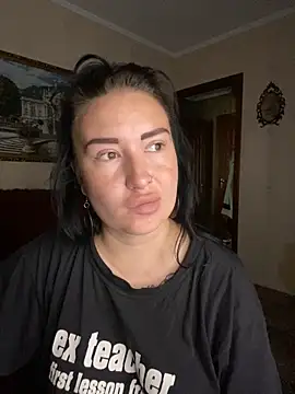 Snapshot of Roxana_Bell chatting on 06/12/26, 10:03 Roxana Bell online show from 06/12/26, 10:03