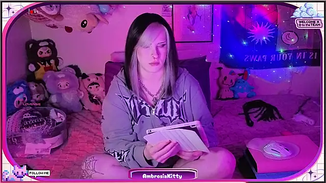 Snapshot of AmbrosiaKitty chatting on 05/28/26, 09:17 AmbrosiaKitty online show from 05/28/26, 09:17