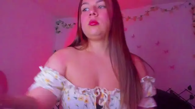 Snapshot of little_tifanny82 chatting on 03/05/26, 06:26 little tifanny82 online show from 03/05/26, 06:26